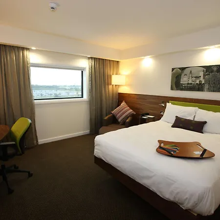 Hampton By Hilton Liverpool John Lennon Airport-2
